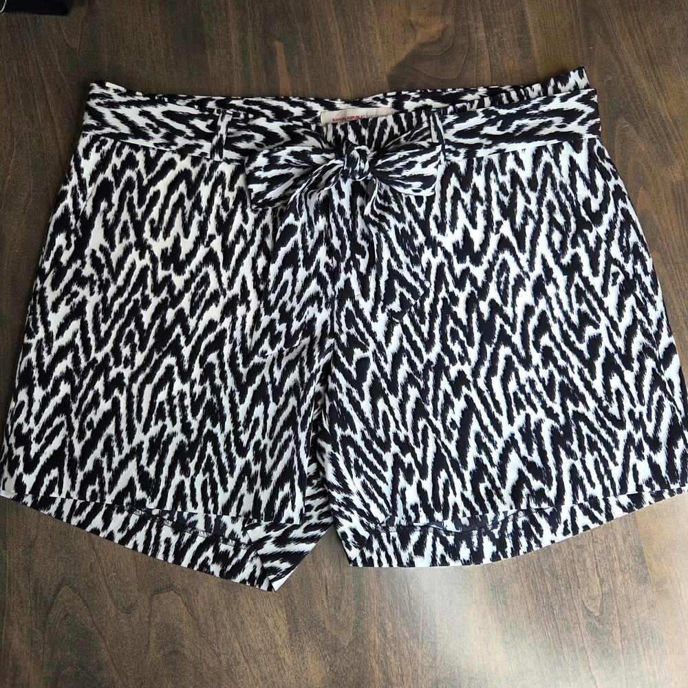 Banana Republic Heritage Dress Shorts with Matching Tie Belt Sz 4